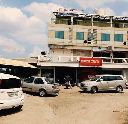 Hotel Yellow Lime Ahmedabad Luaran gambar