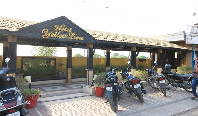 Hotel Yellow Lime Ahmedabad Luaran gambar